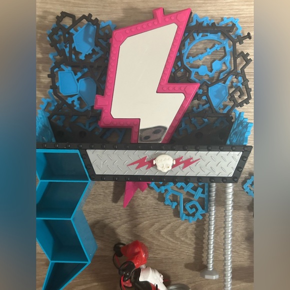 Monster high furniture lot - Picture 2 of 8